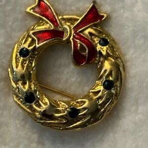 Christmas Wreath Gold Tone Brooch/ Pin